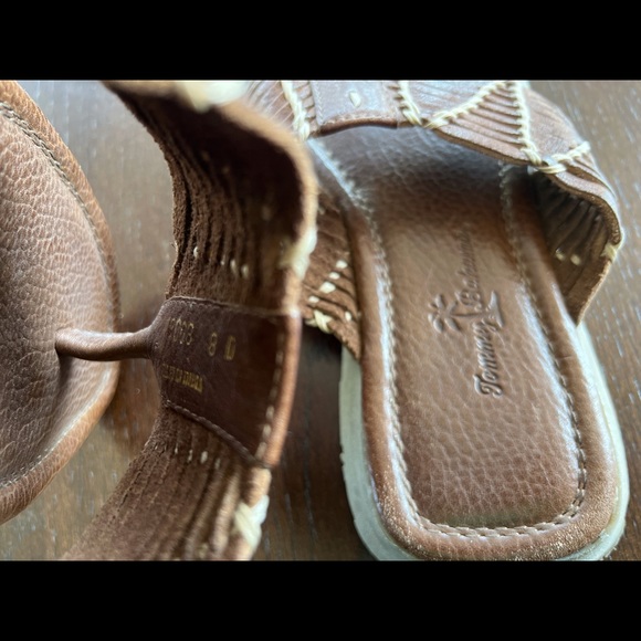 LN Tommy Bahama Leather woven sandals